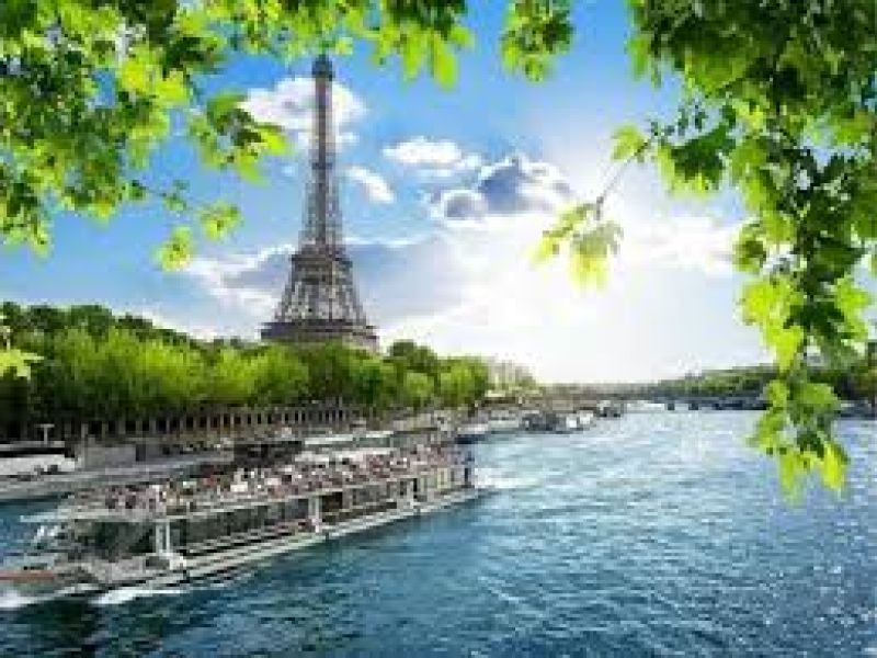 Görkemli Paris & Disneyland  3 Gece THY ile - 23 Nisan Özel (Tüm Turlar ve Disneyland Çift Park Bileti Dahil) 